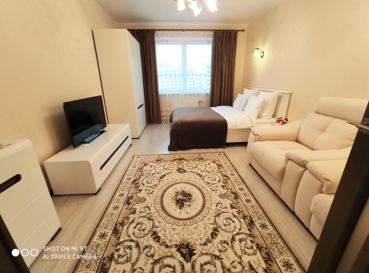 Comfort Apartments - Bright Family Suite グロドノ エクステリア 写真