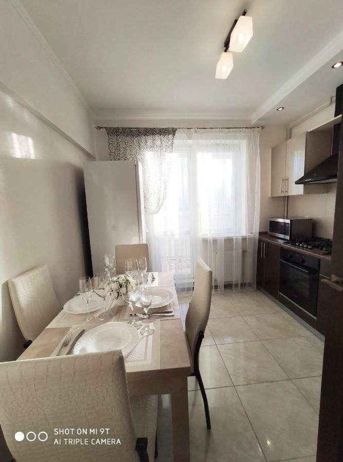 Comfort Apartments - Bright Family Suite グロドノ エクステリア 写真